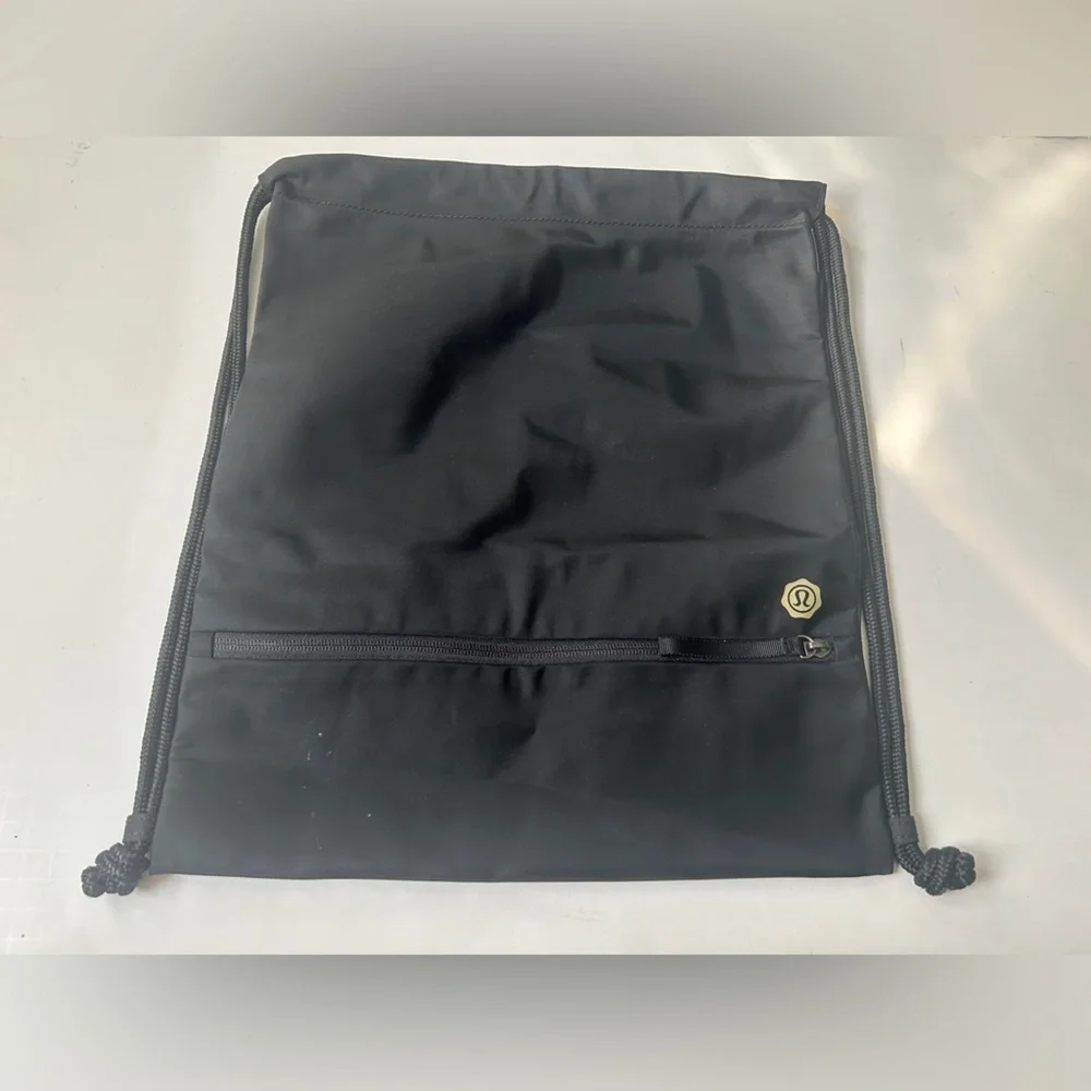 lululemon seawheeze bag lululemon Seawheeze Black nylon Drawstring back pack Gym Bag